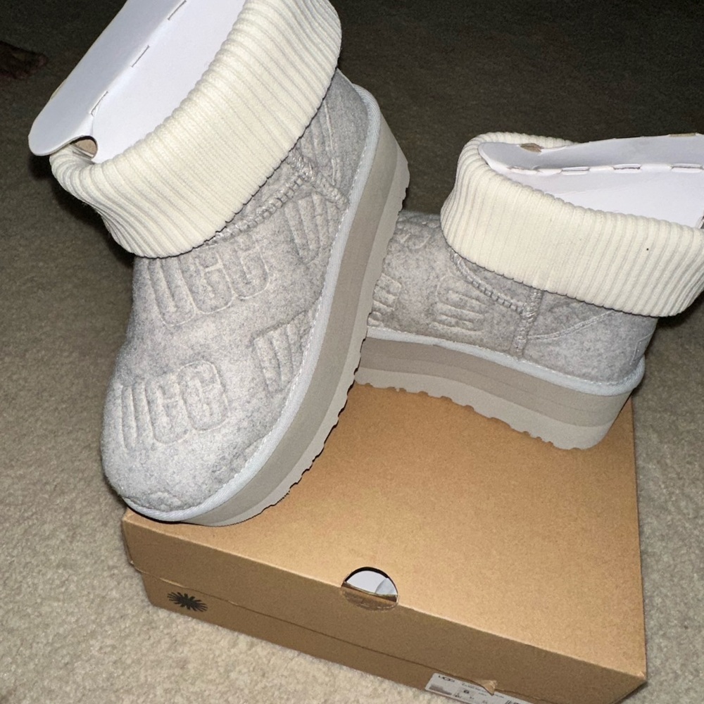 Silver/gray wool platform Ugg